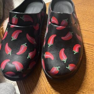 Oofos Clogs Unisex Sandals Women's 11 Mens 9 EU 42